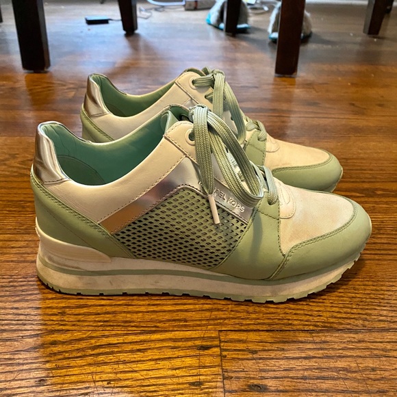 🐞 MICHAEL Michael Kors sneakers 🐞 (2 for $50) - Picture 4 of 10